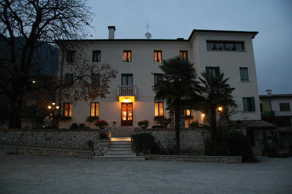 בורסו דל גראפה Locanda Alla Posta מראה חיצוני תמונה