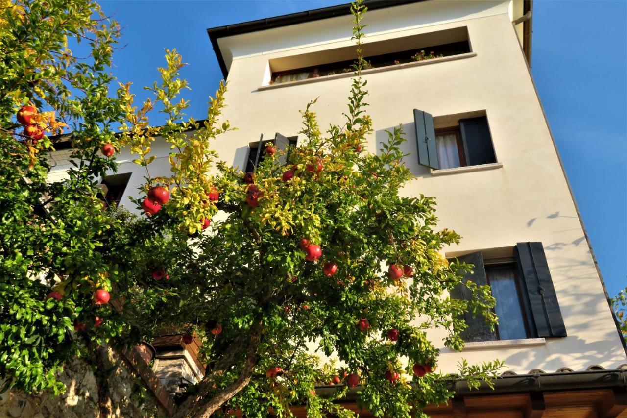 בורסו דל גראפה Locanda Alla Posta מראה חיצוני תמונה
